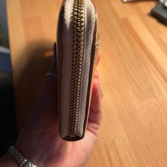 Kate Spade Long Zip Wallet in Rose Gold - EUC - Picture 7 of 7